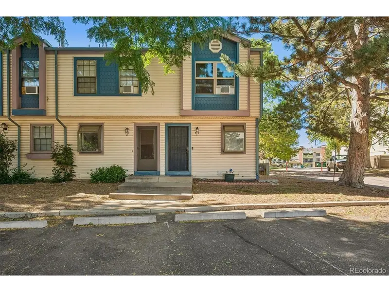 413 S Kittredge #A, Aurora, CO 80017