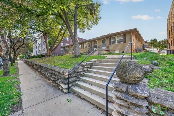4308 Oak ST #1S, Kansas City, MO 64111
