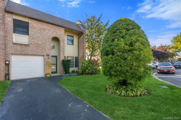 148 Southgate CIR, Massapequa Park, NY 11762