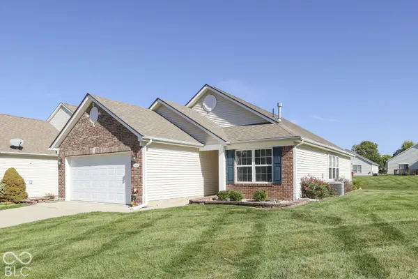1031 Lincoln Park West DR, Greenwood, IN 46142
