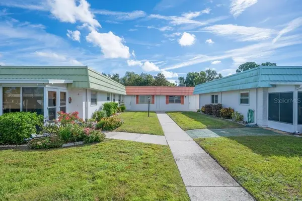 1802 BEDFORD LN #9, Sun City Center, FL 33573