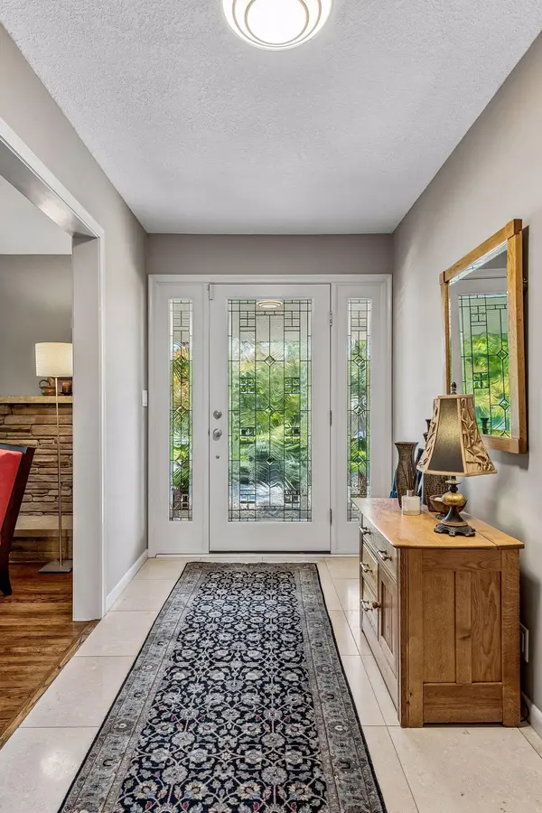 6100 Idylwood DR, Edina, MN 55436
