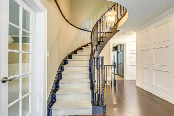 1236 Woodview DR, Oakville, ON L6M 2M4