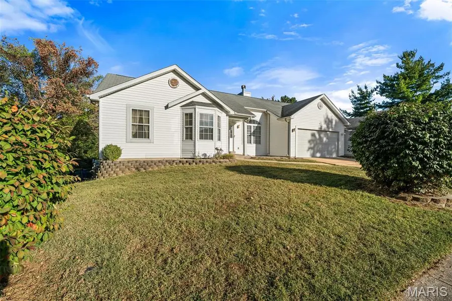 12606 Early Morning DR, Florissant, MO 63033