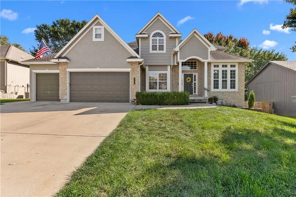 15815 E 76th ST, Kansas City, MO 64139