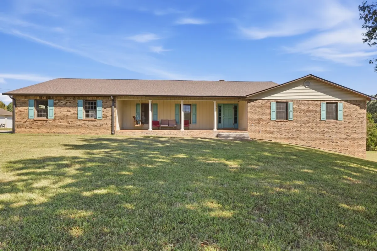 1857 Old McKenzie Hwy, Paris, TN 38242