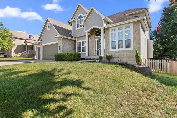 15815 E 76th ST, Kansas City, MO 64139
