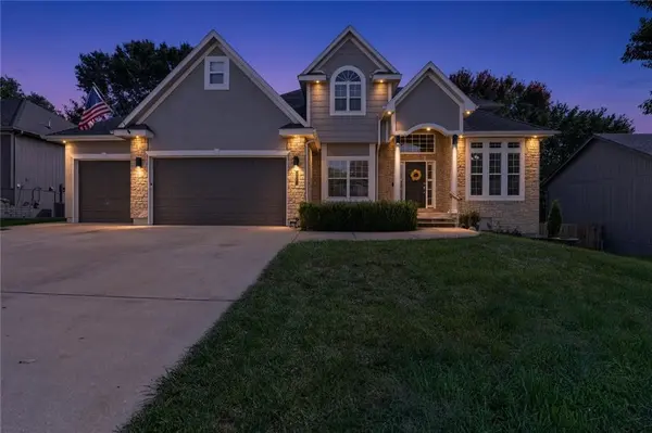 15815 E 76th ST, Kansas City, MO 64139