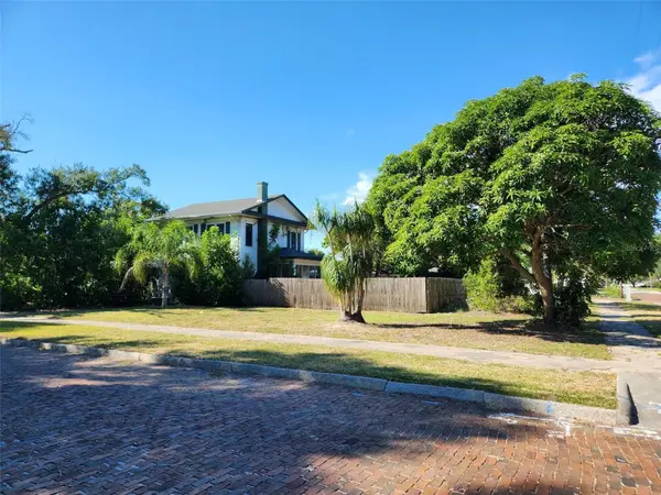 4815 3RD AVE N, St Petersburg, FL 33713