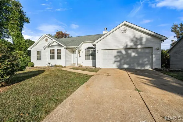 12606 Early Morning DR, Florissant, MO 63033