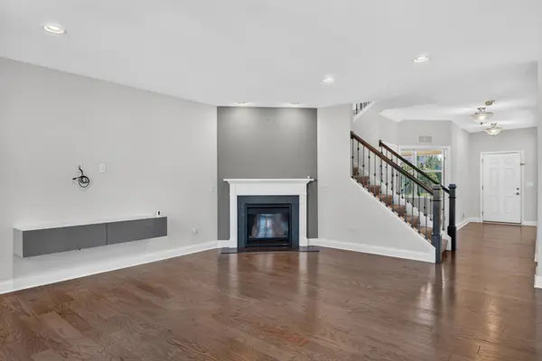 4319 Plantree RD, Naperville, IL 60564