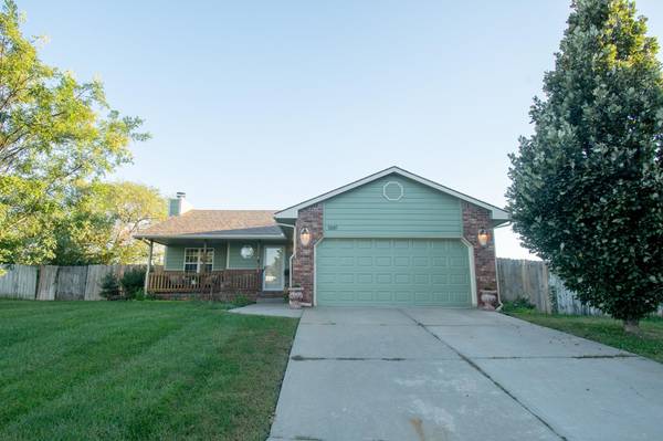 1661 N Prairie Run Circle, Mulvane, KS 67110