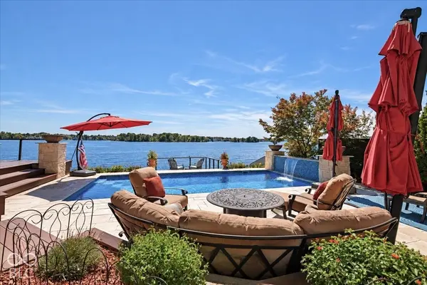 9652 Nautilus CIR, Indianapolis, IN 46256