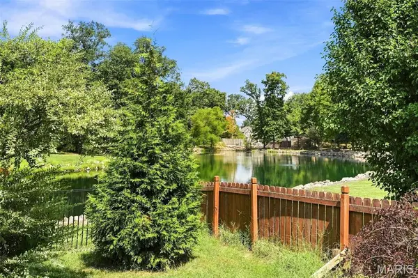 5025 Edinburg CT, Columbia, IL 62236