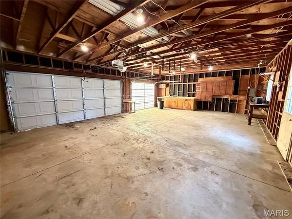 1204 8th ST, Highland, IL 62249