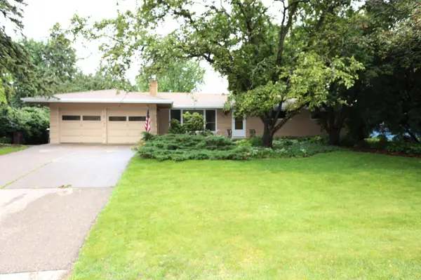 1986 Sharondale AVE,  Roseville,  MN 55113