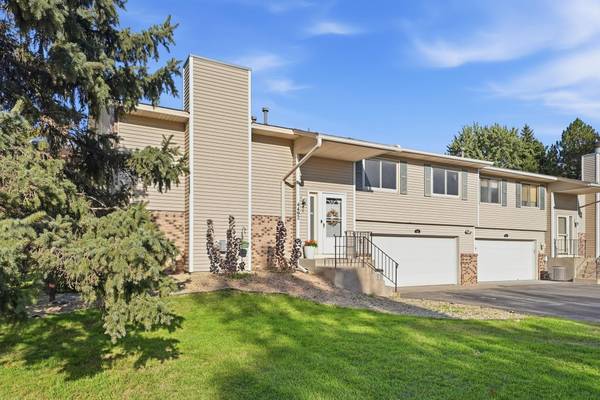 4492 Clover LN, Eagan, MN 55122