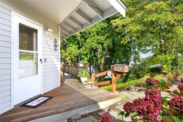 428 Farragut AVE N, Port Orchard, WA 98366