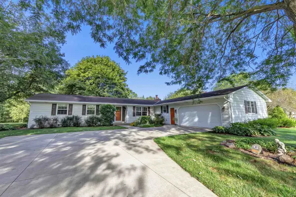 3826 HIDDEN VALLEY LN, Green Bay, WI 54311