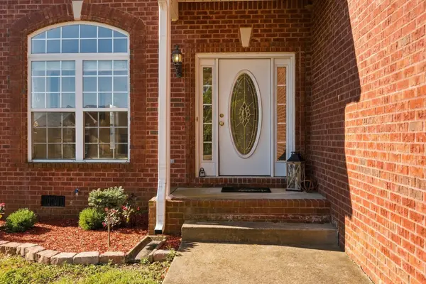 2014 Elaina Jeanne Dr, Pleasant View, TN 37146
