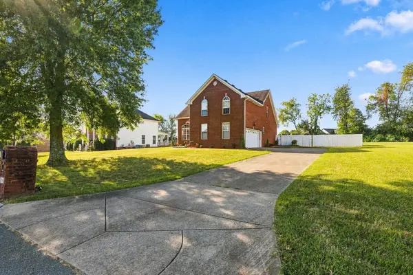 2014 Elaina Jeanne Dr, Pleasant View, TN 37146