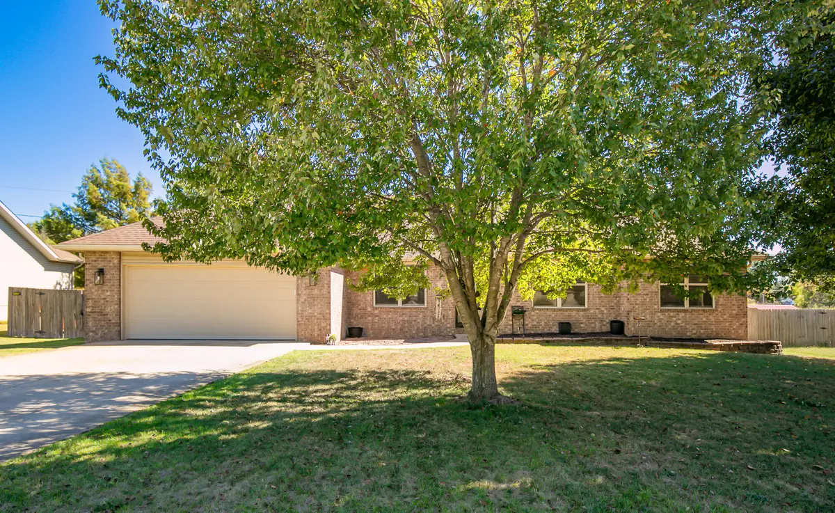 820 Mark ST, Willard, MO 65781