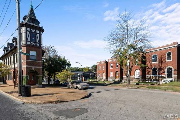 4519 Idaho AVE, St Louis, MO 63111