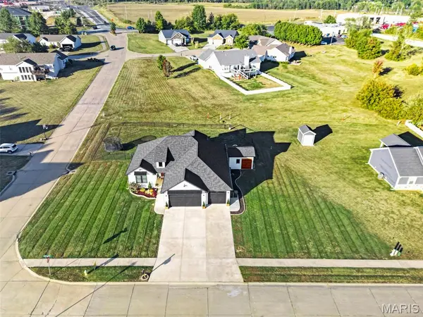 11 White Birch CT, Troy, MO 63379