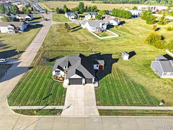 11 White Birch CT, Troy, MO 63379