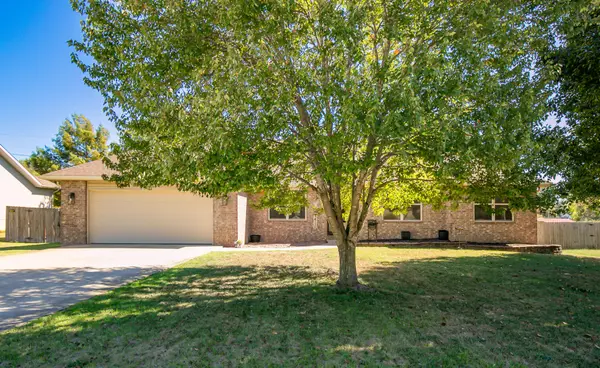 820 Mark ST, Willard, MO 65781