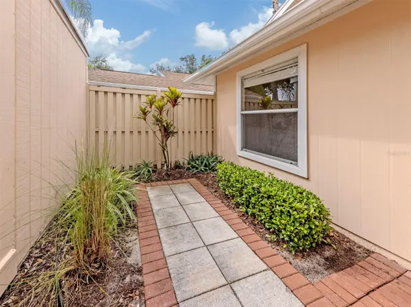 860 CHATHAM DR #860, Venice, FL 34285