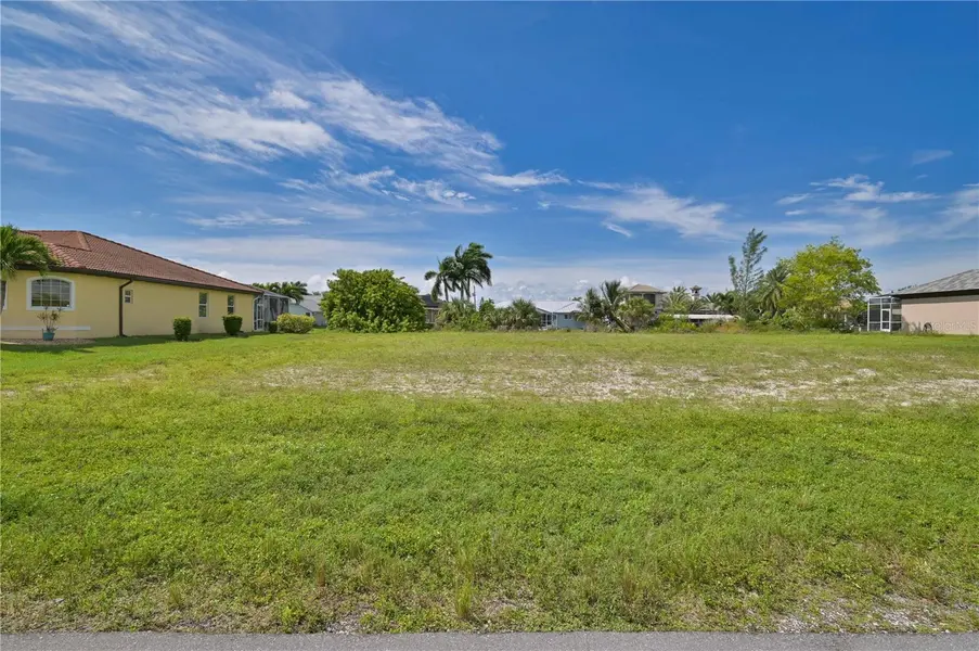 3818 SW 19TH PL, Cape Coral, FL 33914
