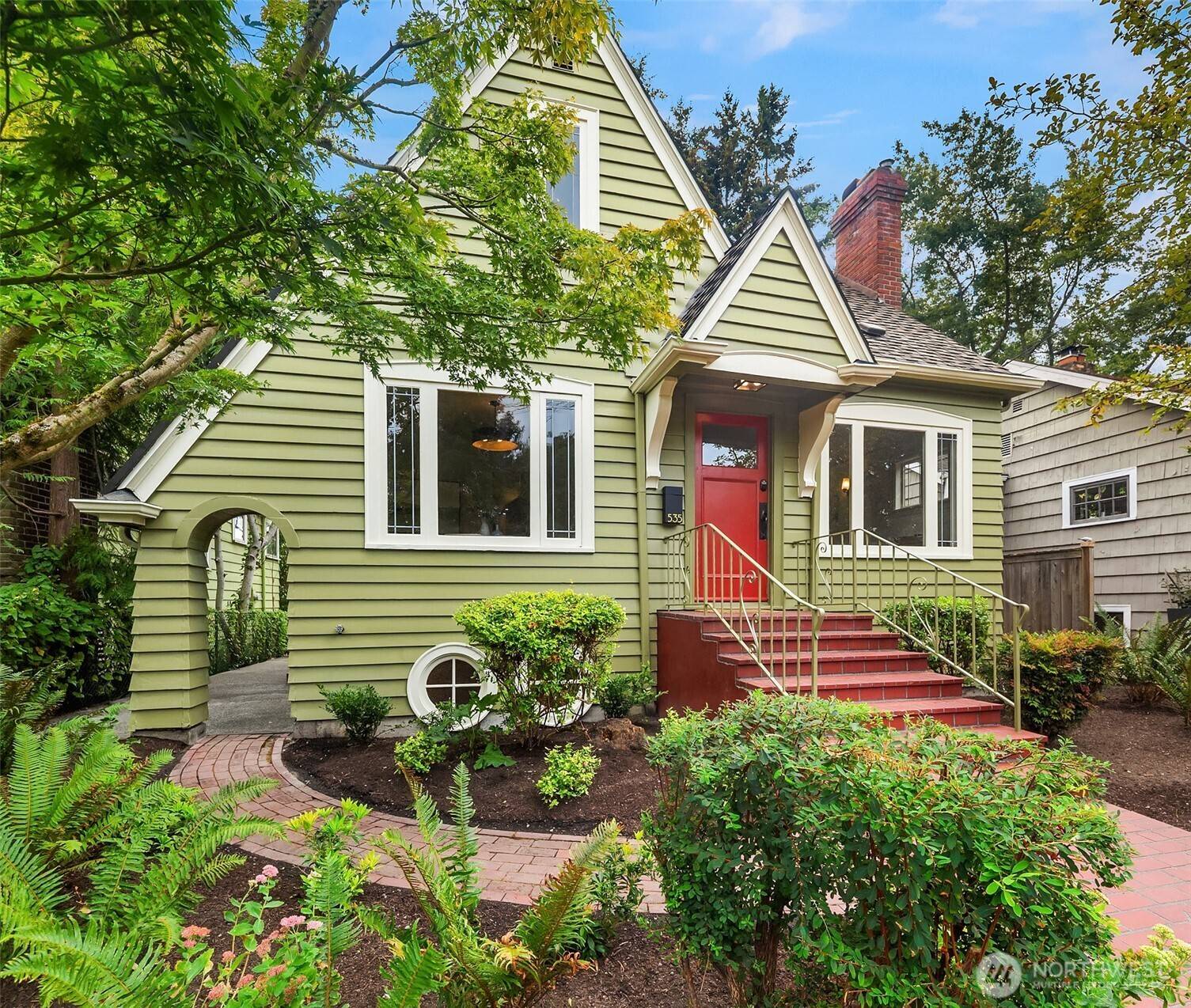 535 N 74th ST, Seattle, WA 98103