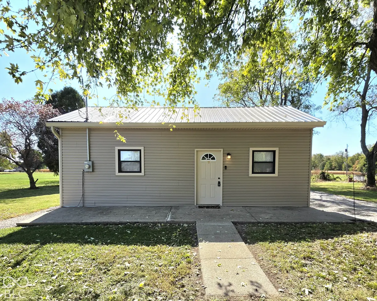 405 W Pearl ST, Waldron, IN 46182