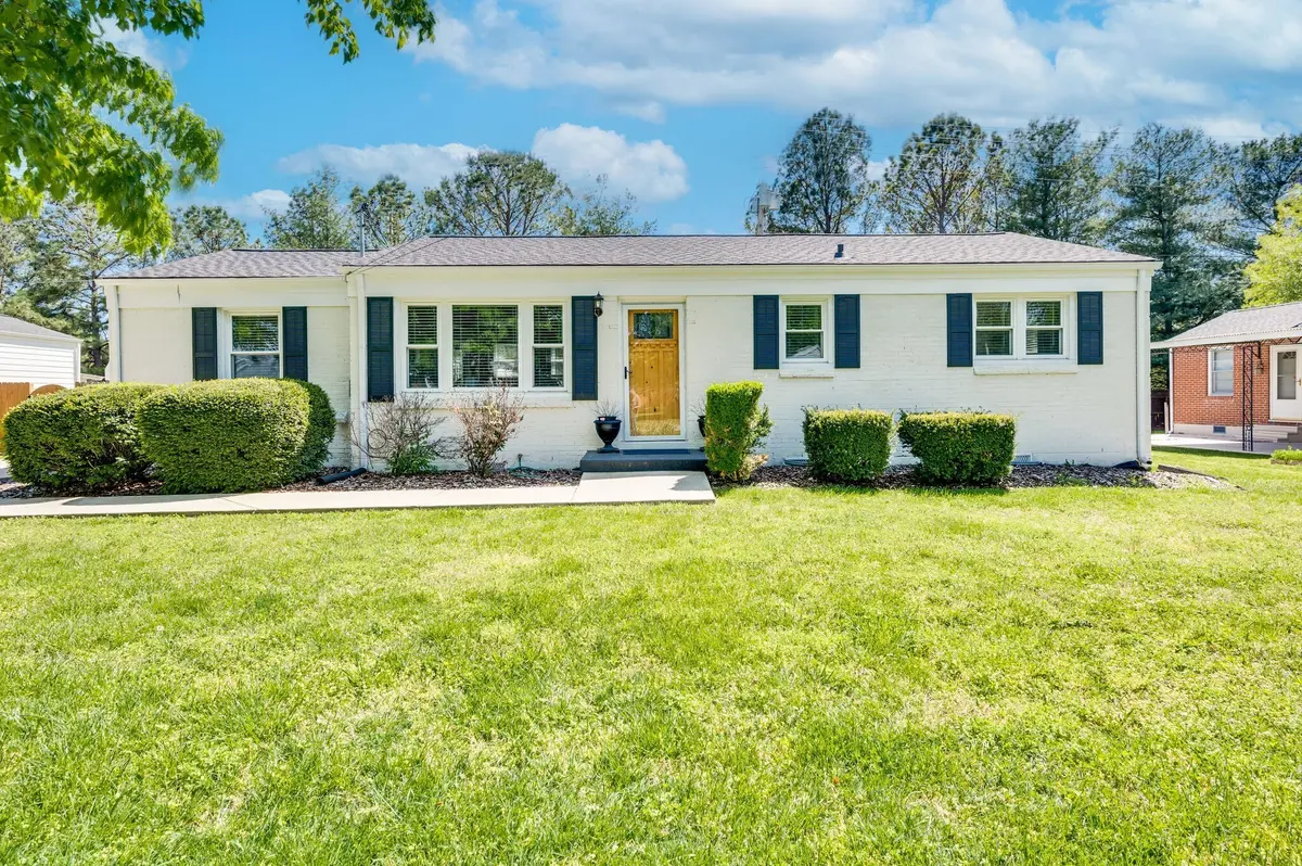 202 Avondale Dr, Franklin, TN 37064