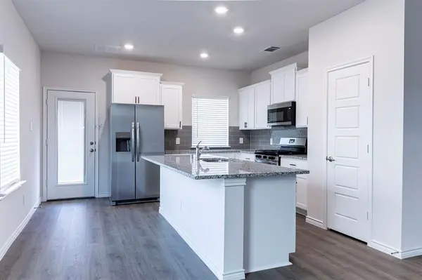 1305 Silent Peak Drive, Princeton, TX 75407