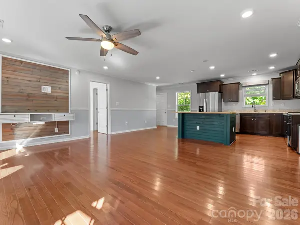36 Tempie LN, Arden, NC 28704