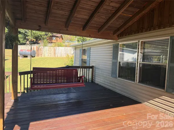 97 Fair Haven DR, Burnsville, NC 28714