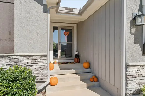 19602 W 197th TER, Spring Hill, KS 66083