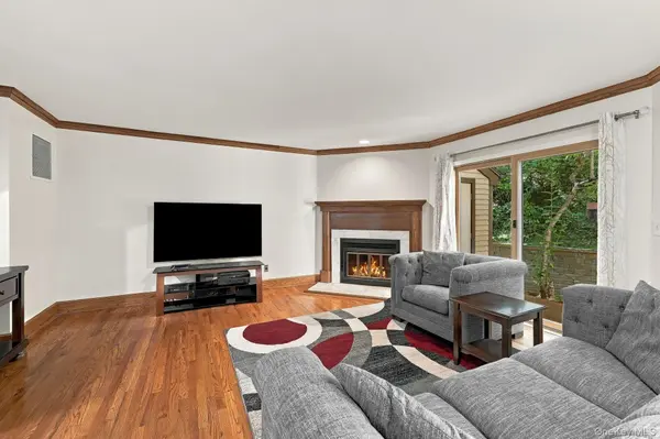 125 Whitetail CIR, Ossining, NY 10562