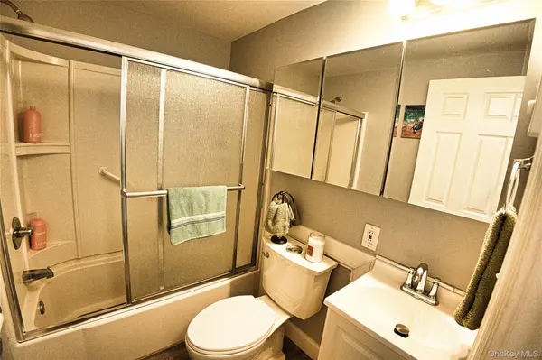 65A Village Green CIR, Manorville, NY 11949