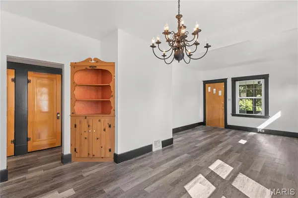 2058 Belle AVE, Jennings, MO 63136