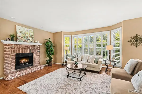 7445 Stream Valley CT, St Louis, MO 63129
