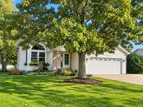 128 Windward LN, Rochelle, IL 61068