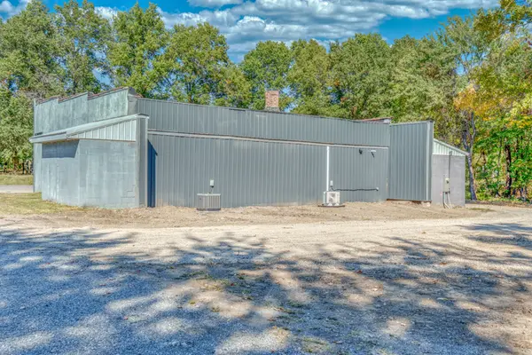 305 E Jefferson AVE, Nason, IL 62816