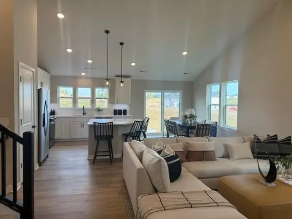 8828 63rd ST S, Cottage Grove, MN 55016