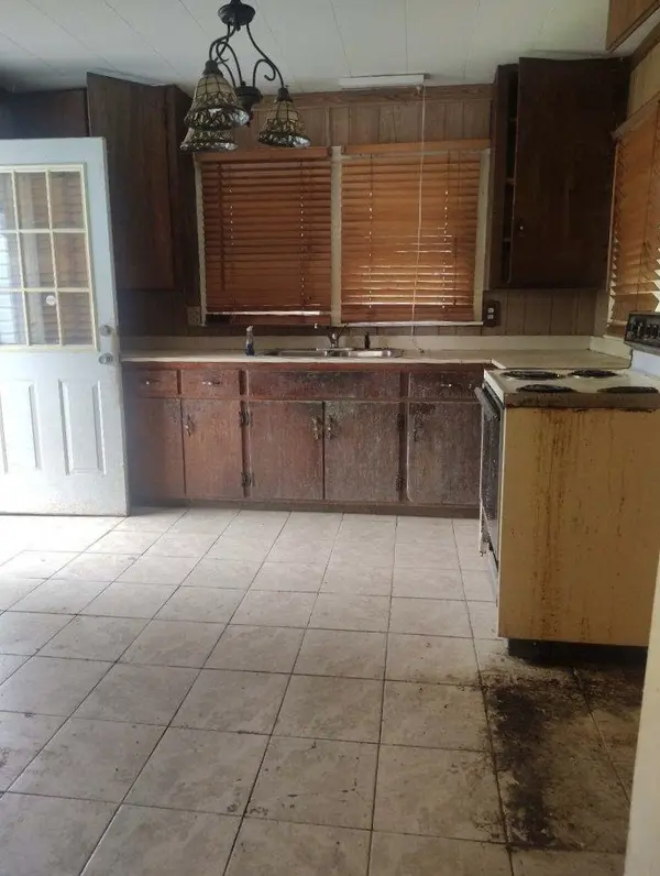241 Harper Rd, Manchester, TN 37355