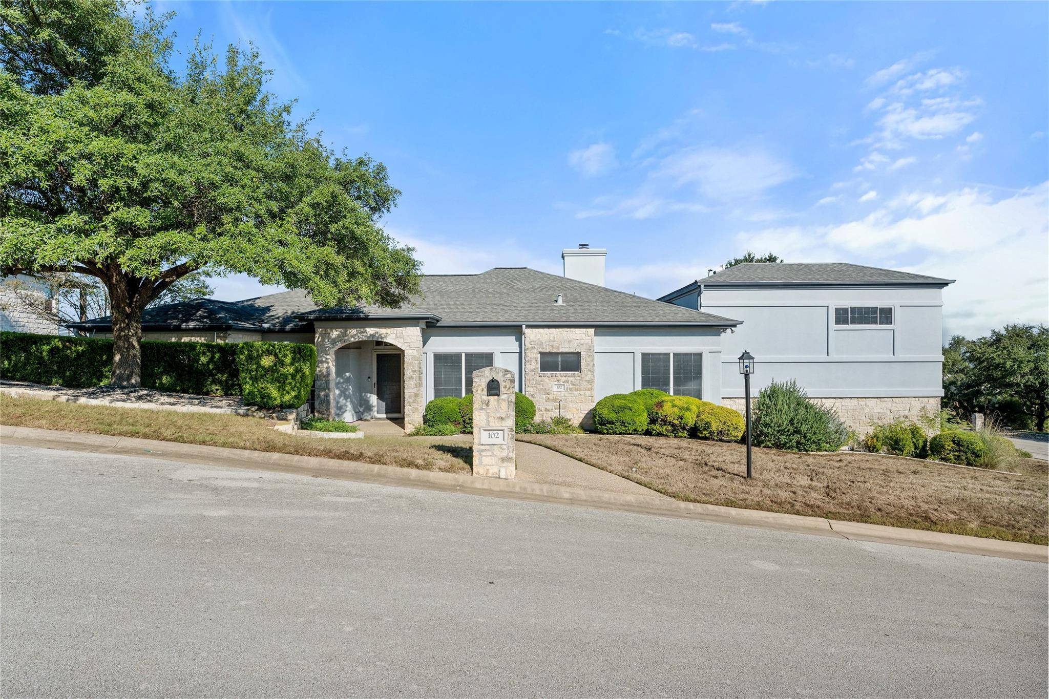 102 Paragon CT, Lakeway, TX 78734