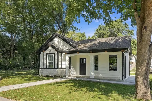 614 Spruce ST, Leavenworth, KS 66048