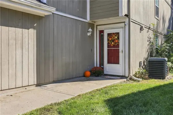 15521 E 48th ST, Kansas City, MO 64136